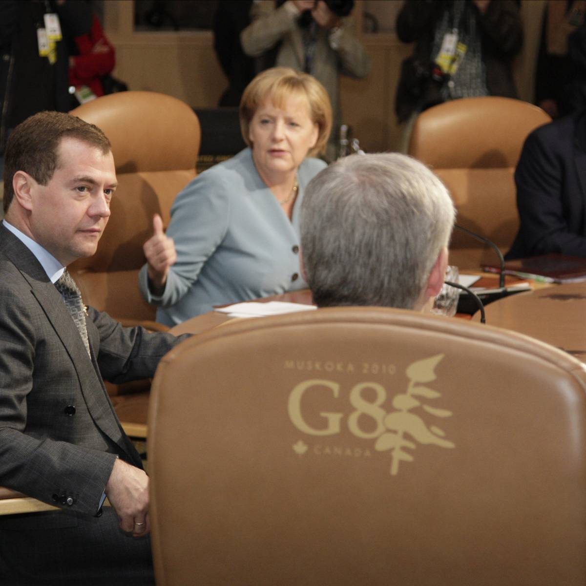 G7+1.Почему снова звучат предложения вернуть Россию в "Большую восьмерку"?