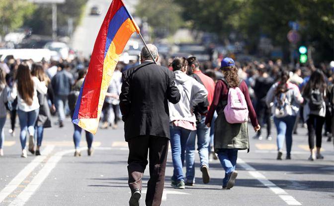 В Ереване образовалась антироссийская триада, отрывающая Армению от России