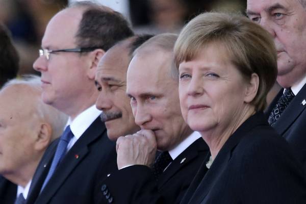 Вопрос возврата России в G8: в «семерке» ссорятся, а Путин выжидает