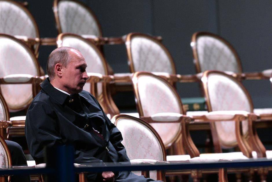 Путин не уступит власть никому из своего окружения