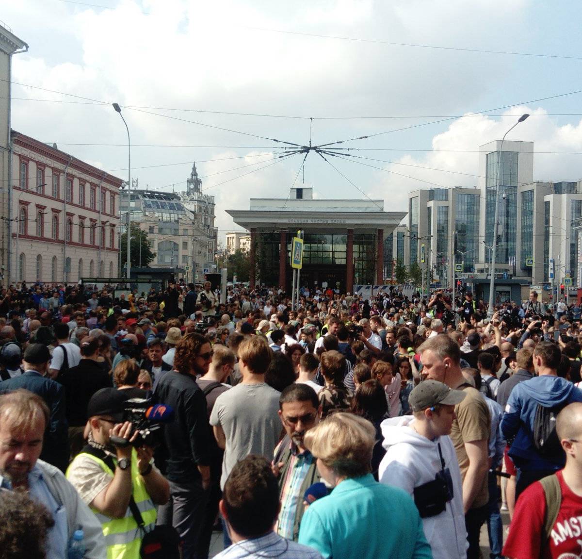 Журналистов больше протестующих: как прошло шествие в Москве