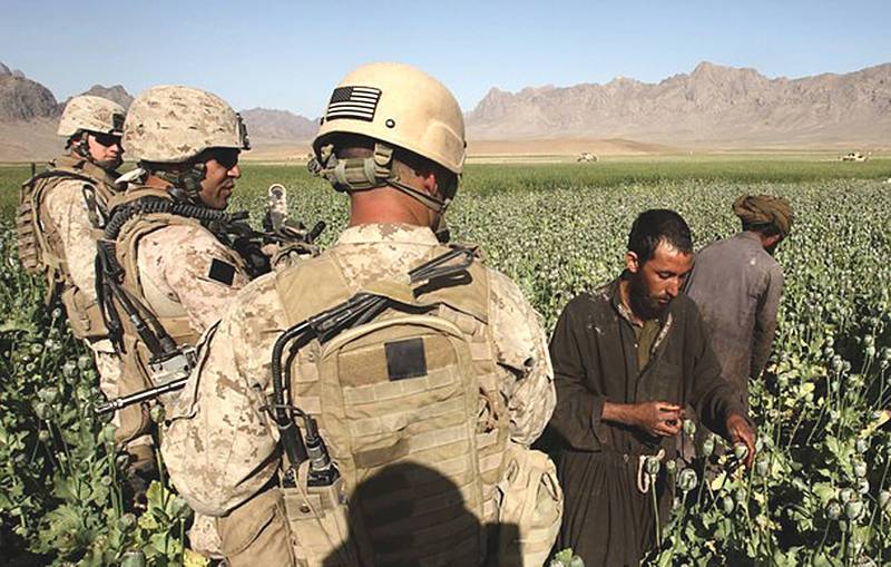 США выводят войска из Афганистана. Как сохранить контроль за наркотрафиком?