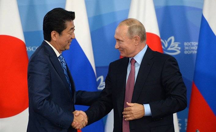 «Мир» в обмен на сдачу Курил: Россия и Япония готовят текст договора