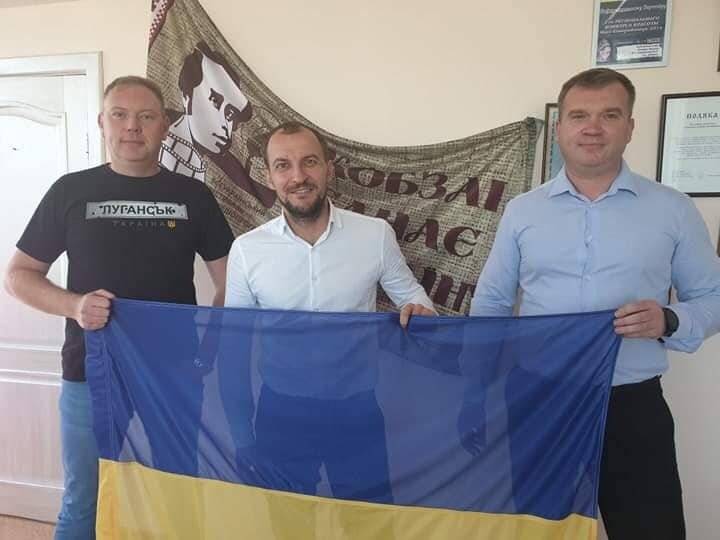 Украинские чиновники и журналисты пообещали приехать на Донбасс Украинские чиновники и журналисты пообещали приехать на Донбасс