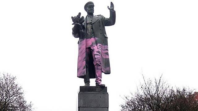 Чешские русофобы воюют против памятника маршалу Коневу