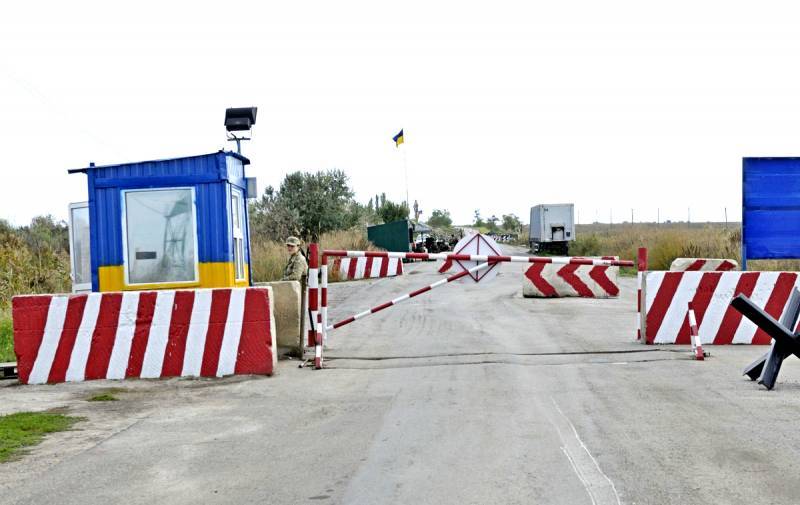 Шаг к признанию: зачем Киев строит госграницу с Крымом?