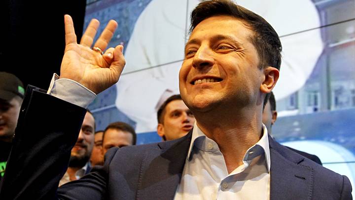 «Гламурный бандеровец» Зеленский делает то, на что не решился Порошенко «Гламурный бандеровец» Зеленский делает то, на что не решился Порошенко
