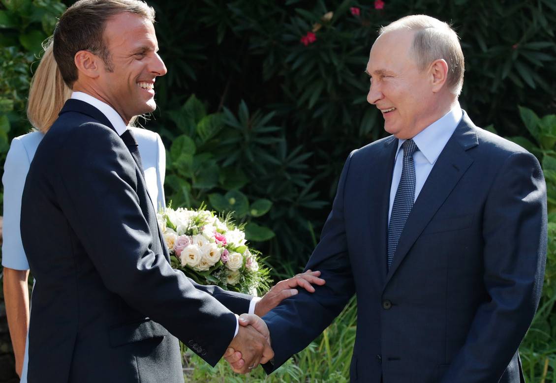 Во Франции заявили о том что «Путин живет в другом мире», так подумал Макрон во время разговора с Путиным о Навальном