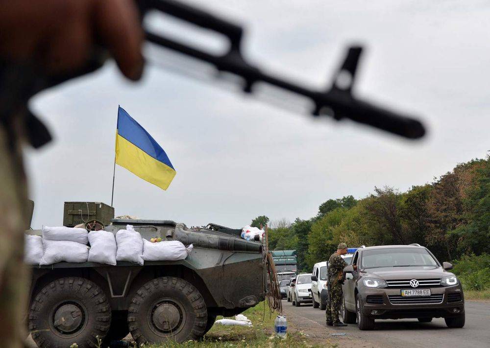 Киев может пойти на полную блокаду Донбасса