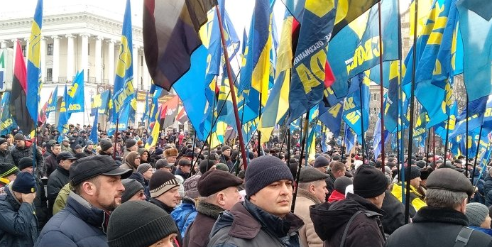 В центре Киева проходят массовые бунты против «формулы Штайнмайера» В центре Киева проходят массовые бунты против «формулы Штайнмайера»