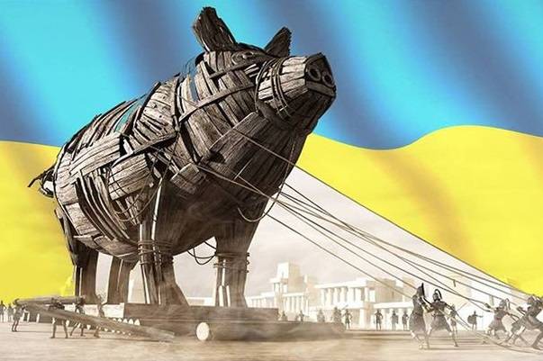 Американская элита превратила Украину в троянского коня