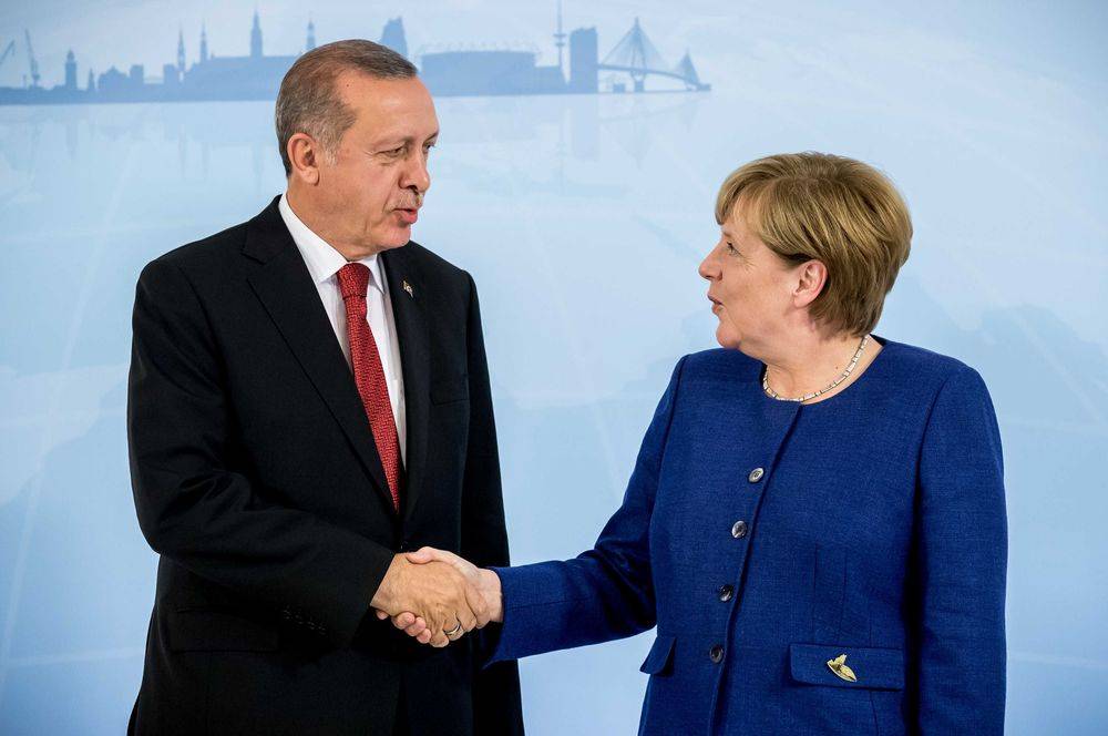 «Вы с нами или с террористами?»: Эрдоган выдвинул ультиматум Меркель
