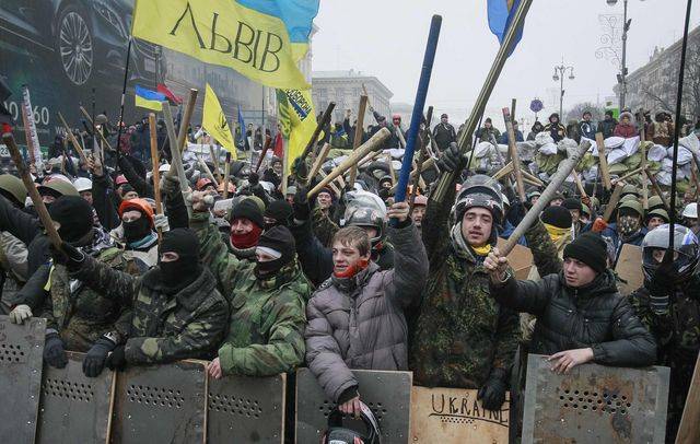 О неудержимых украинских патриотах и трагедии маленького человека О неудержимых украинских патриотах и трагедии маленького человека