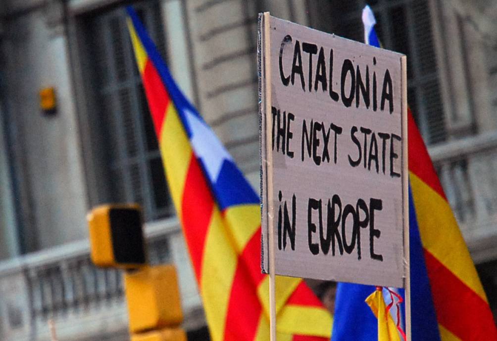 Евросоюз разваливает Испанию через акции протеста в Каталонии