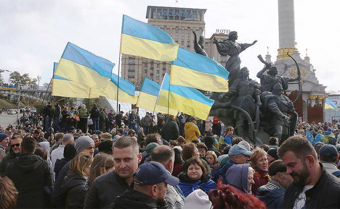 Политическая сцена Украины: «налапники» и «неудачники»