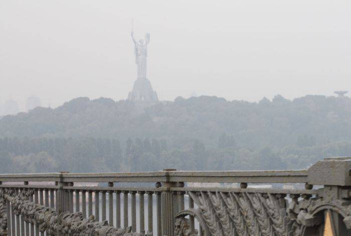 Бурный октябрь: смог в Украине и смог ли Зеленский