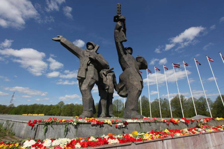 Решение по памятнику Освободителям в Риге: Латвия не подумала о реакции РФ
