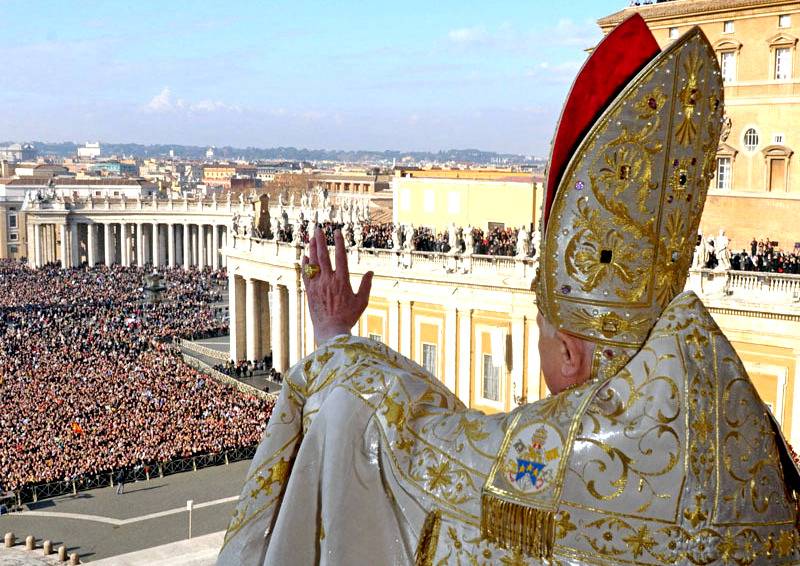 На грани банкротства: Ватикан теряет власть над деньгами