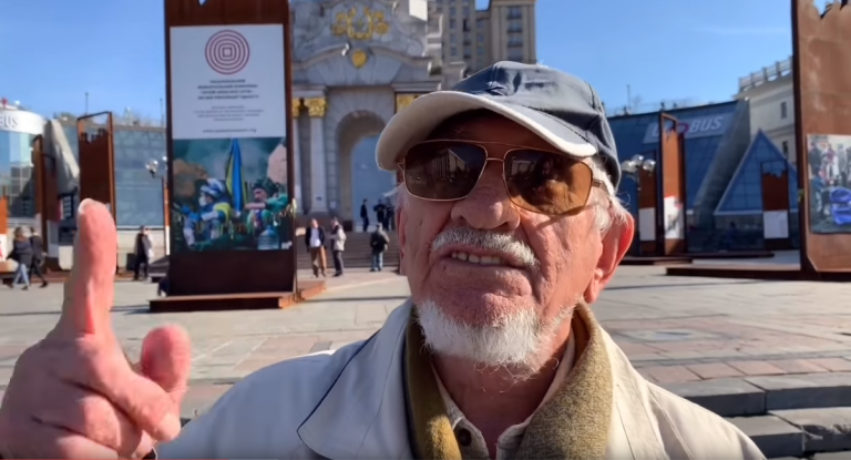 Украинцы в Киеве на камеру высказали все, что хотели бы пожелать россиянам Украинцы в Киеве на камеру высказали все, что хотели бы пожелать россиянам