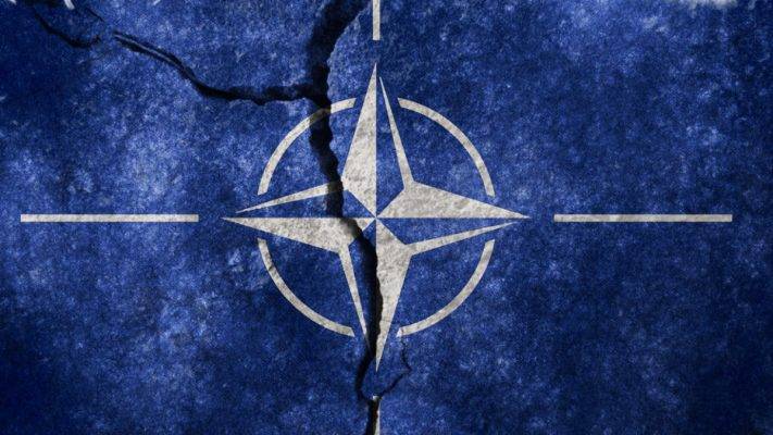 В Германии призвали быть честными и признать, что НАТО стало лишь тенью