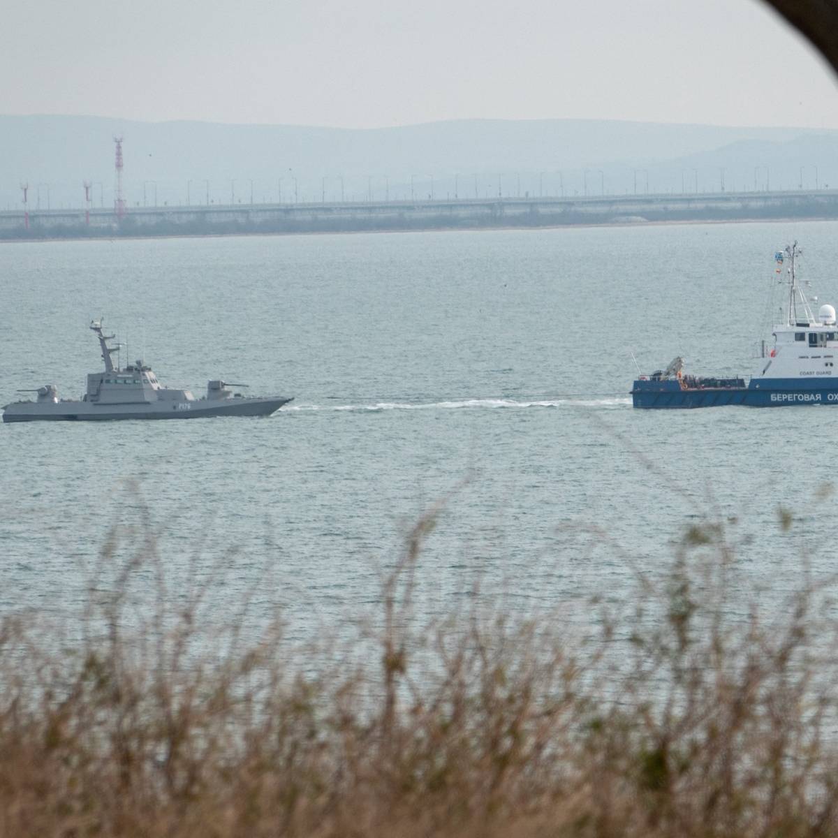 Почему Россия решила вернуть Украине корабли