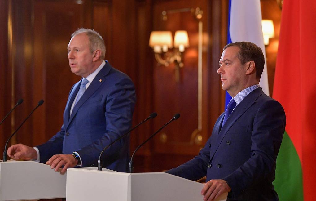 Румас и Медведев не смогли решить все вопросы за 7 часов