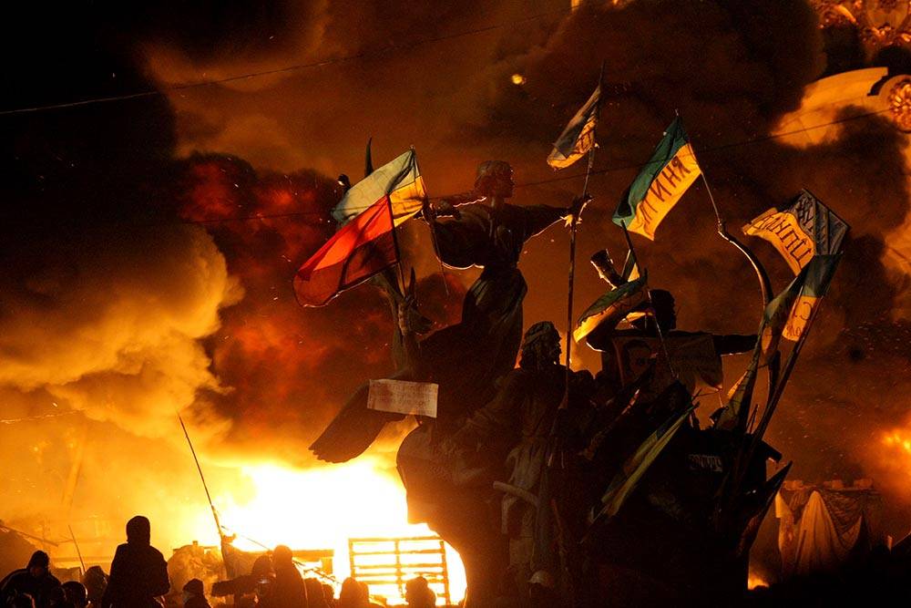 Цветные перевороты на Украине: кто и как обрек страну на растерзание