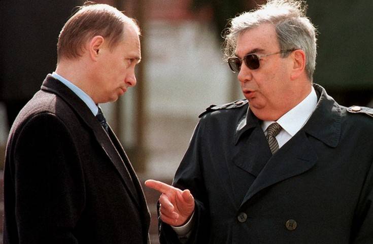 Стало известно о попытках Примакова уволить Путина из ФСБ