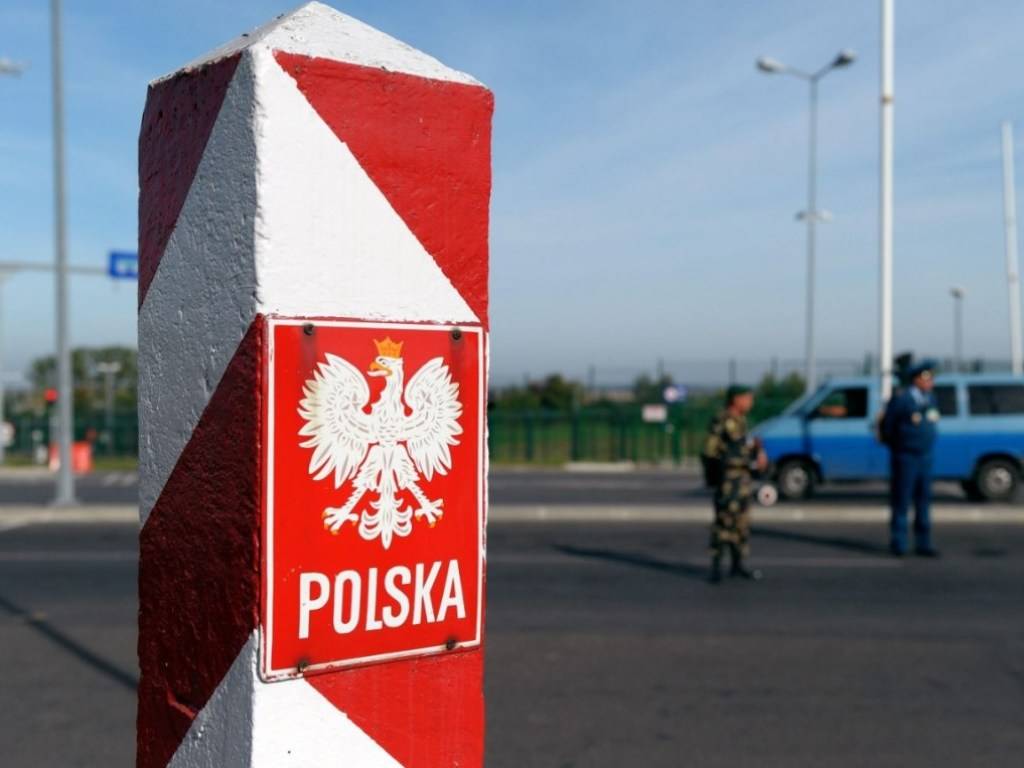 Поляки возмущены словами Меркель о добрососедстве с Россией