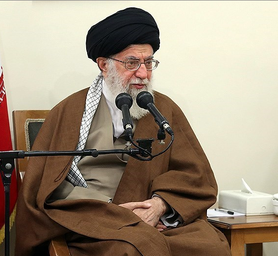 Хаменеи призвал использовать революционные меры для подавления протестов