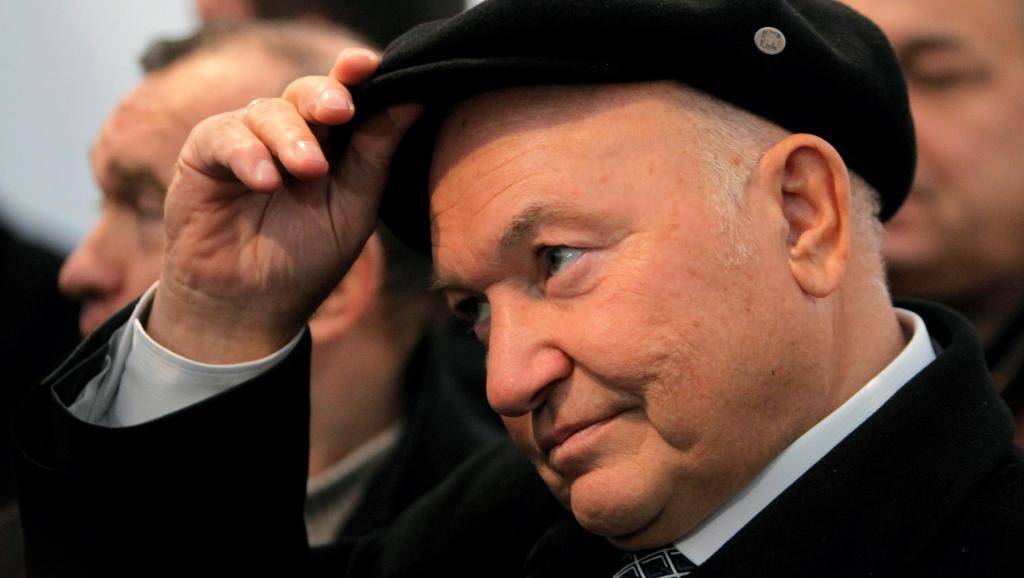 Юрий Лужков любил людей и помогал людям Юрий Лужков любил людей и помогал людям