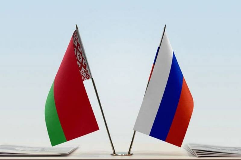 Белорусы просят россиян не объединяться в Союз