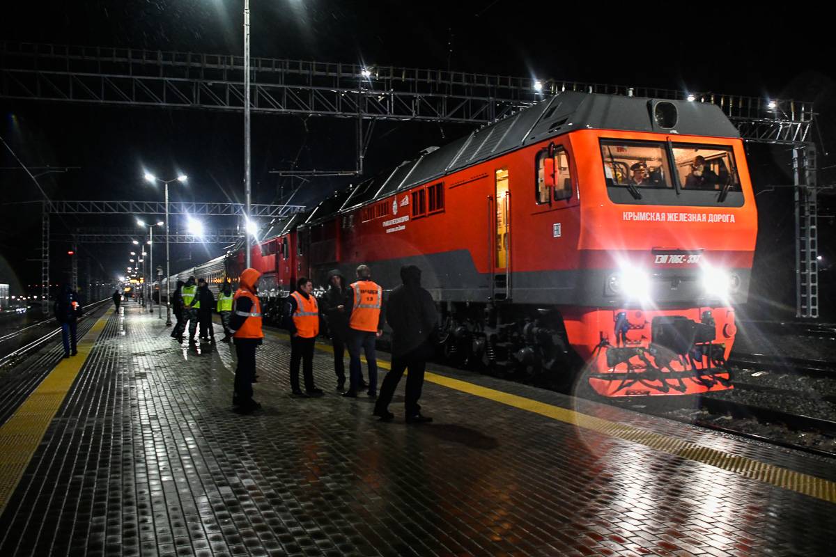 Вымысел и реальность: почему Киев "шьет дело" для поезда на Крымском мосту