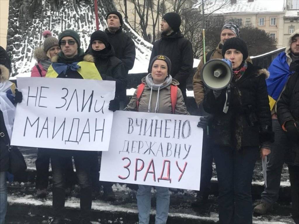 Националисты начали новый «майдан» во Львове Националисты начали новый «майдан» во Львове