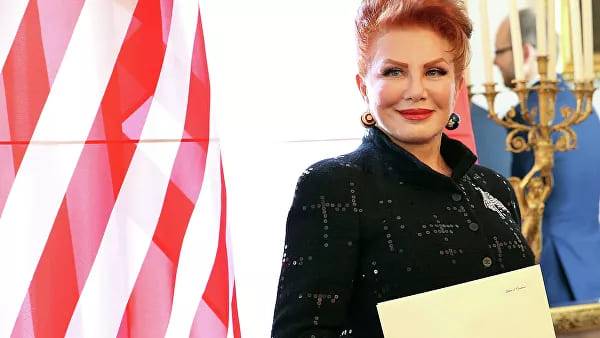 Посол США в Польше плохо успевала по истории в школе Посол США в Польше плохо успевала по истории в школе