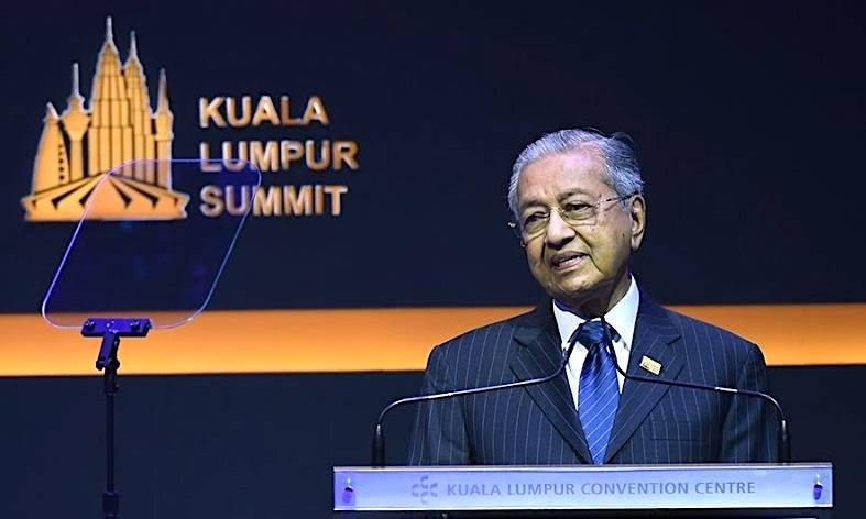 Премьер Малайзии - США: меня тоже расстреляете из беспилотника?