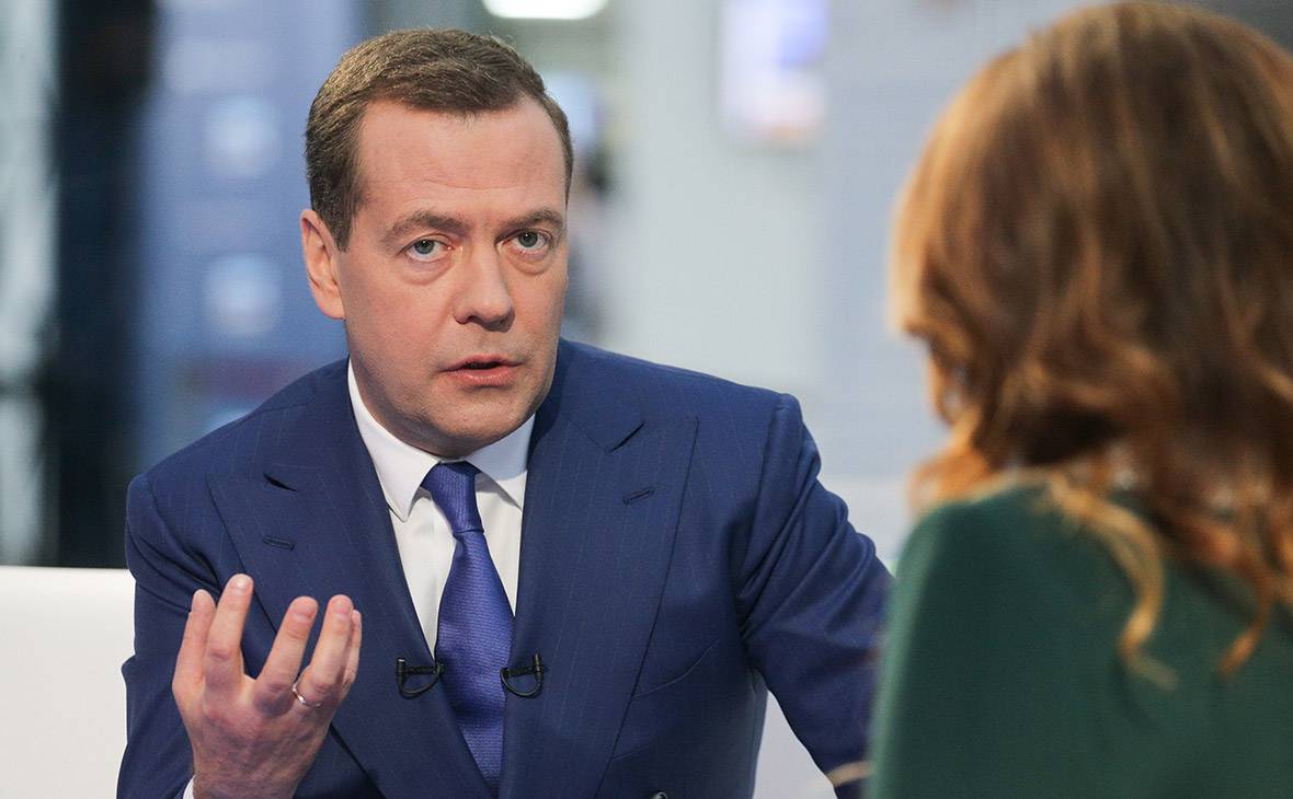 Медведев предупредил ведомства: На Ближнем Востоке стреляют Медведев предупредил ведомства: На Ближнем Востоке стреляют