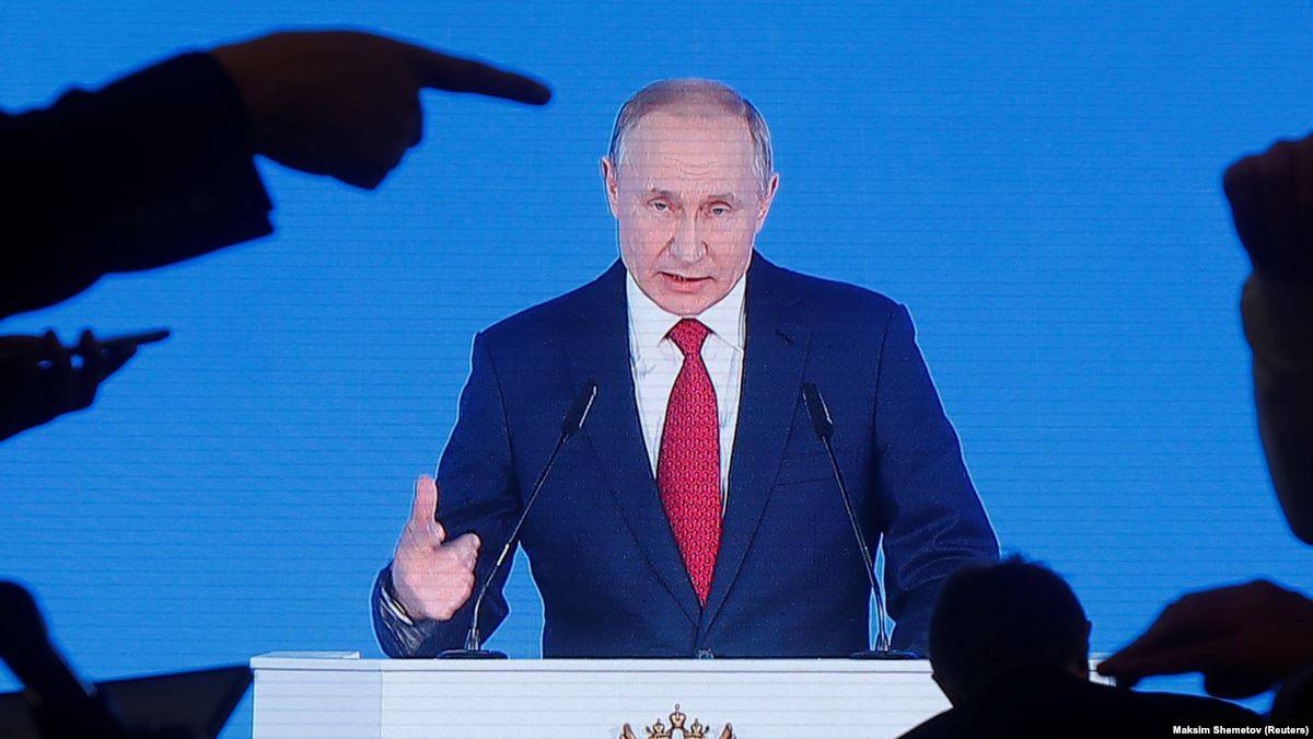 Либералы услышали в выступлении Путина тайное послание
