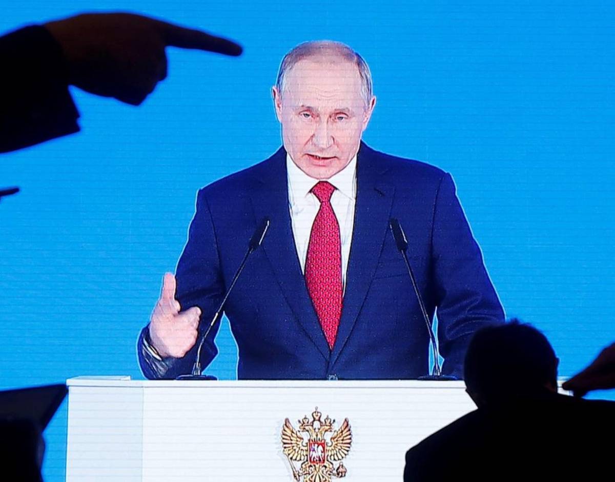 «Конституционный переворот» Кремля: Куда так торопится Путин