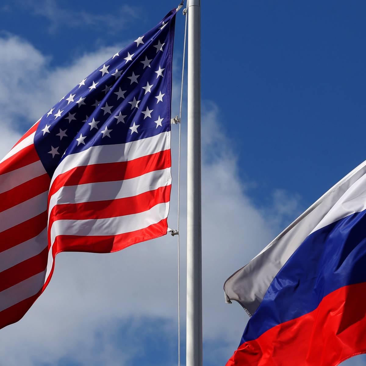 "2020-й выглядит откровенно тревожно". Что будет с отношениями США и РФ?