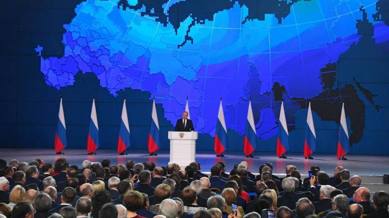Будут ли внесены в Конституцию России положения о государственной идеологии Будут ли внесены в Конституцию России положения о государственной идеологии