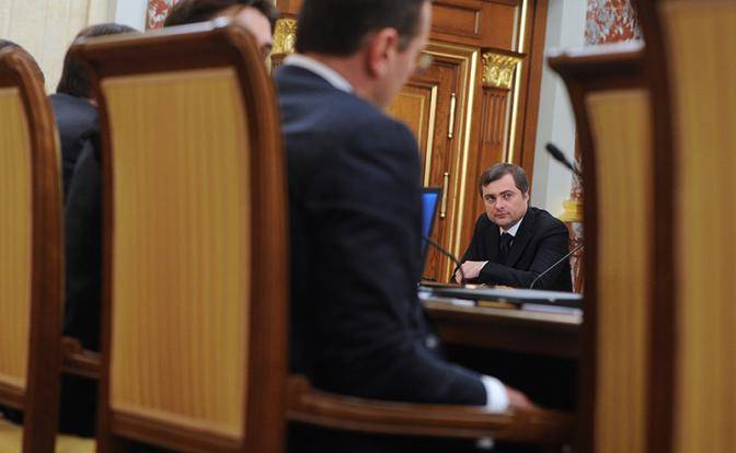 Интрига Суркова: Кремлевский феникс улетел, но обещал вернуться