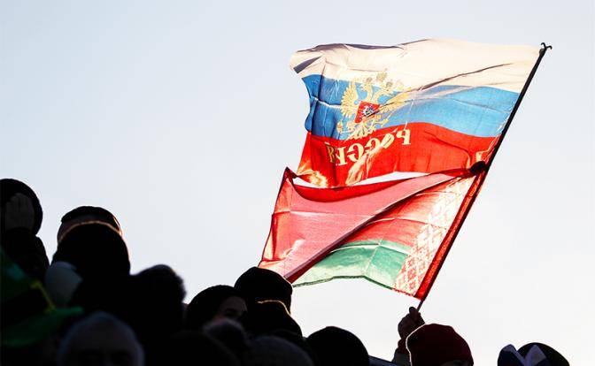 Кремль рухнет под тяжестью Союзного государства Кремль рухнет под тяжестью Союзного государства