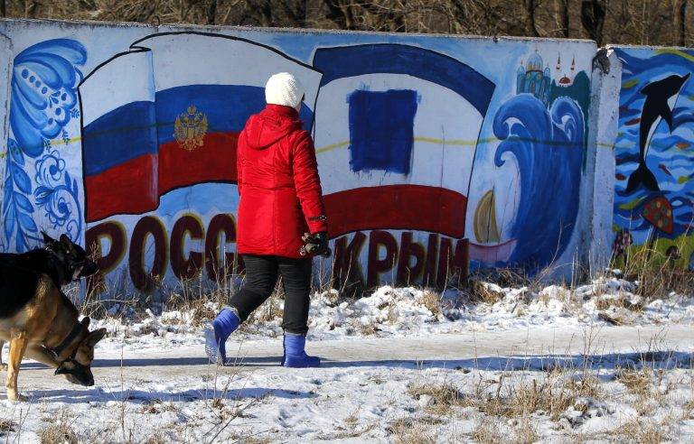 Почему Минск до сих пор не называет Крым российским