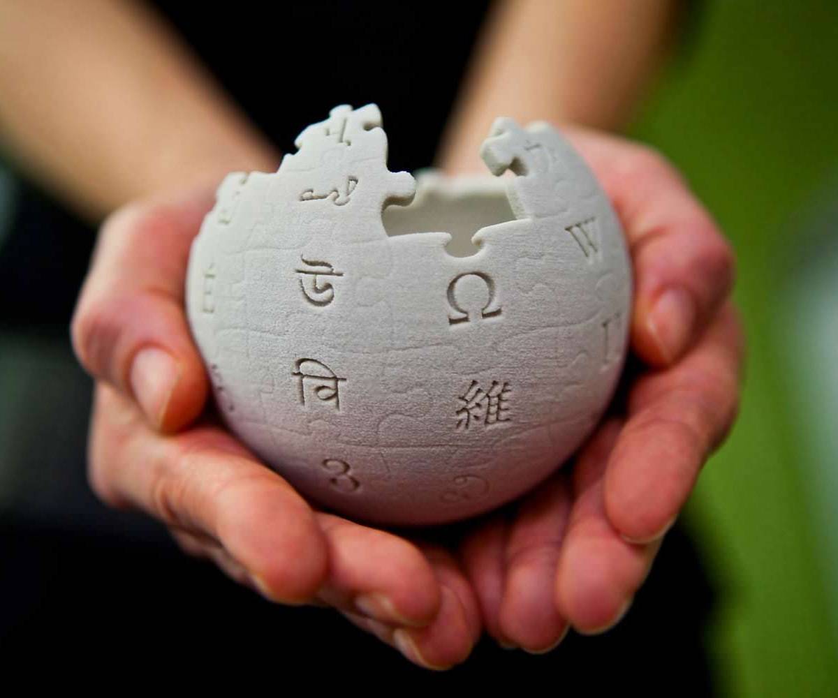 «Wikipedia»  ведёт открытые «боевые действия» против России