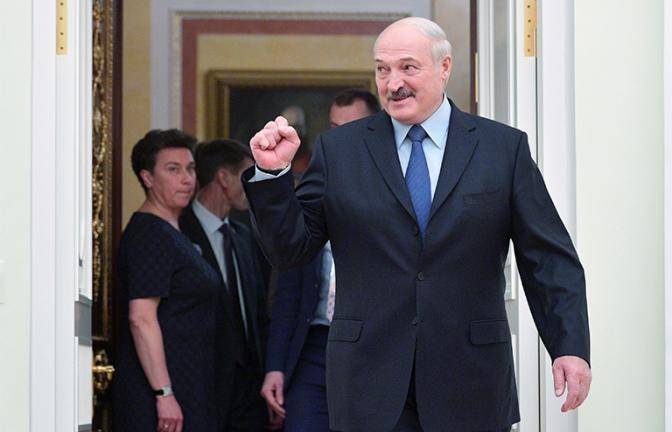 Лукашенко едет в Россию «менять позу»
