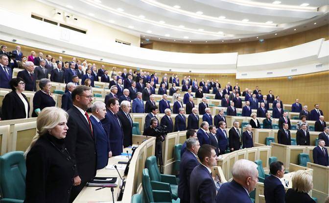 Они хотят вечной власти: В России сенаторы могут стать пожизненными