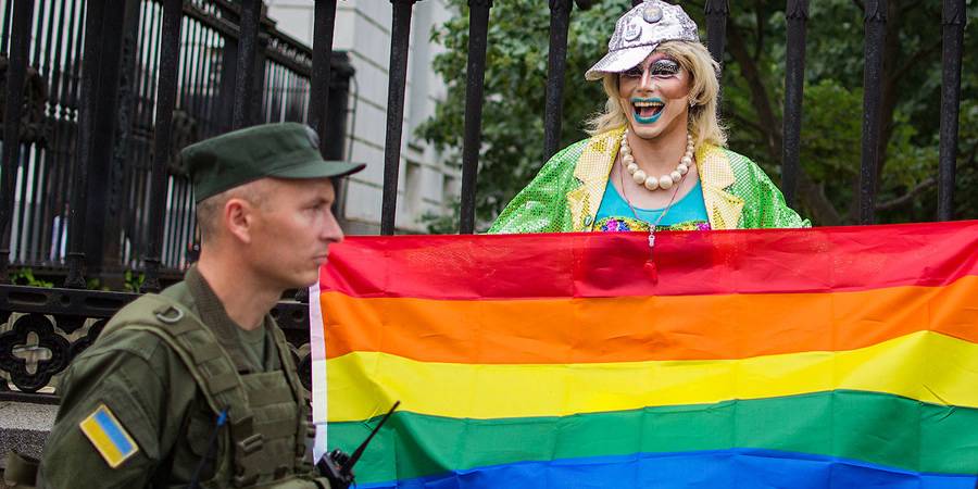 Гей-парады в Киеве организовывало посольство США на Украине