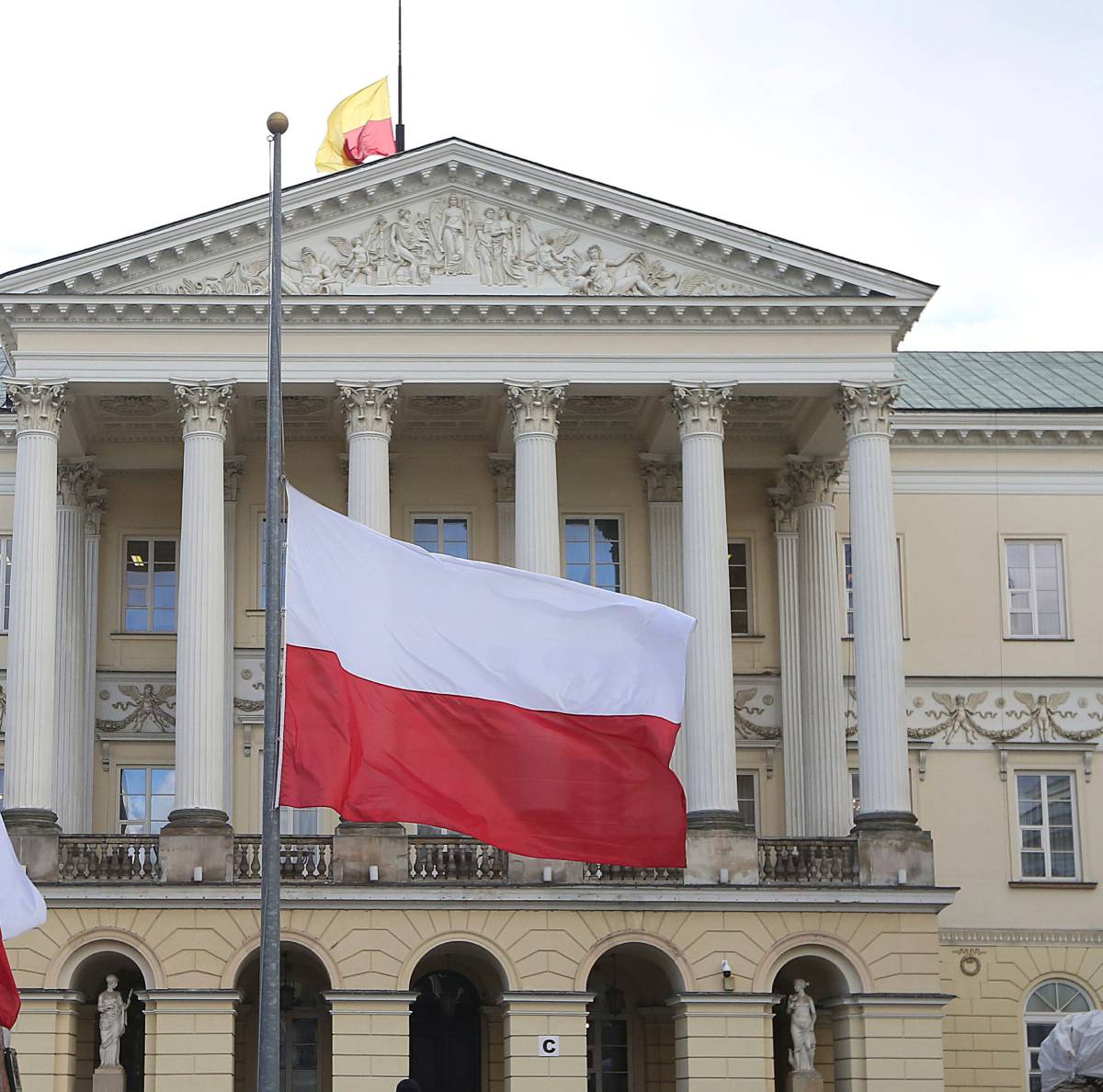 Пуститься во все тяжкие: Польша пошла по украинскому пути