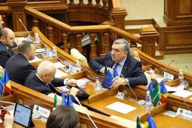 Шаткое равновесие в молдавском парламенте Шаткое равновесие в молдавском парламенте